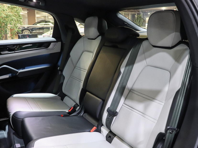Foto do veículo PORSCHE CAYENNE 4.0 V8 GASOLINA S COUPÉ AWD TIPTRONIC S 2024 23.740 KM R$ 769.000,00