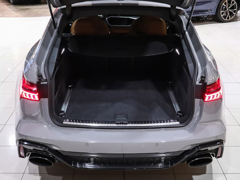 Foto do veículo AUDI RS6 4.0 AVANT V8 TWINTURBO MHEV TIPTRONIC 2023 16.500 KM R$ 899.000,00