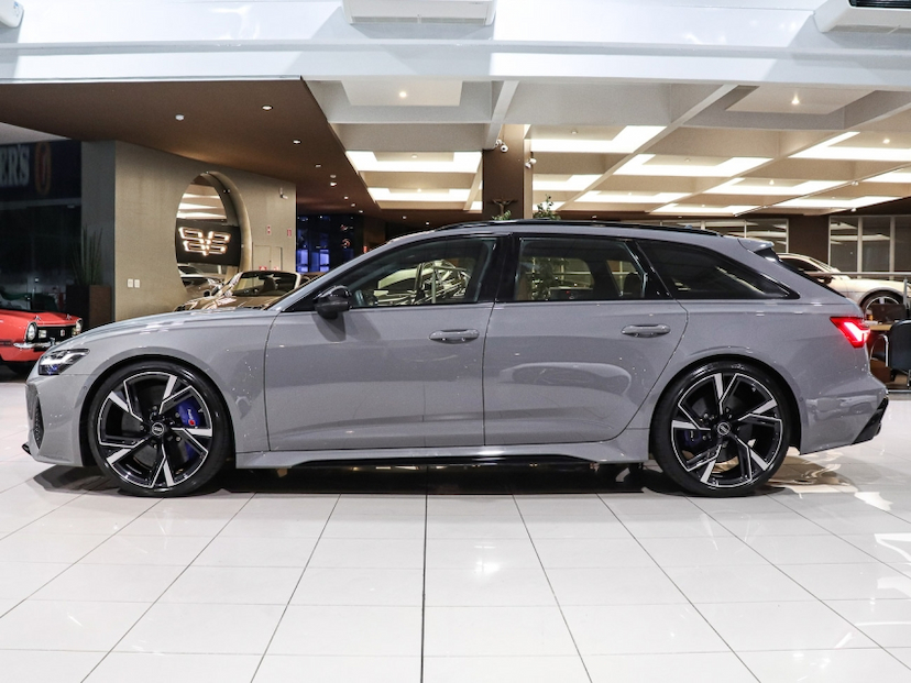 Foto do veículo AUDI RS6 4.0 AVANT V8 TWINTURBO MHEV TIPTRONIC 2023 16.500 KM R$ 899.000,00