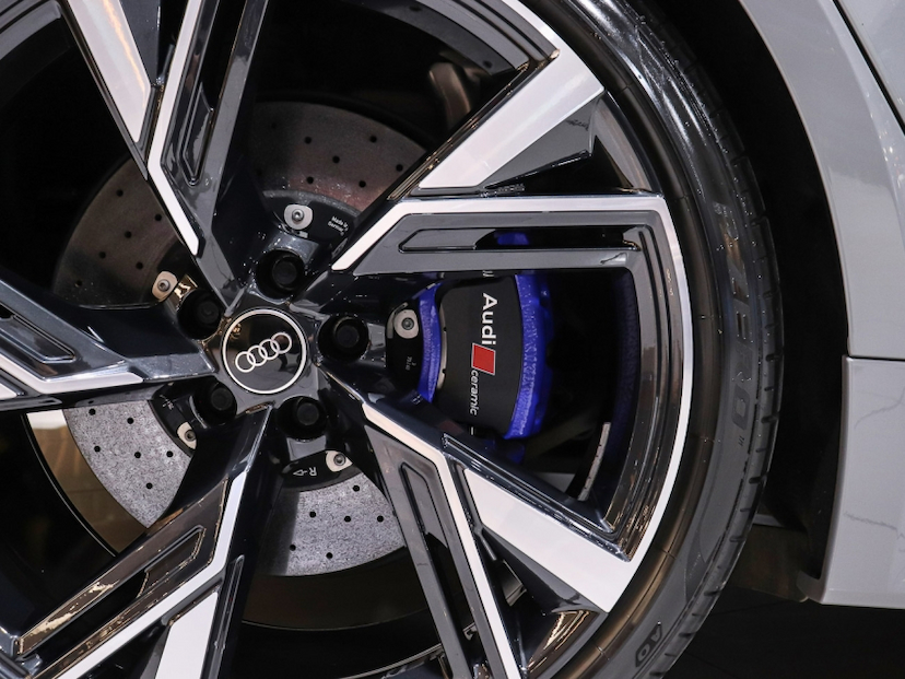 Foto do veículo AUDI RS6 4.0 AVANT V8 TWINTURBO MHEV TIPTRONIC 2023 16.500 KM R$ 899.000,00