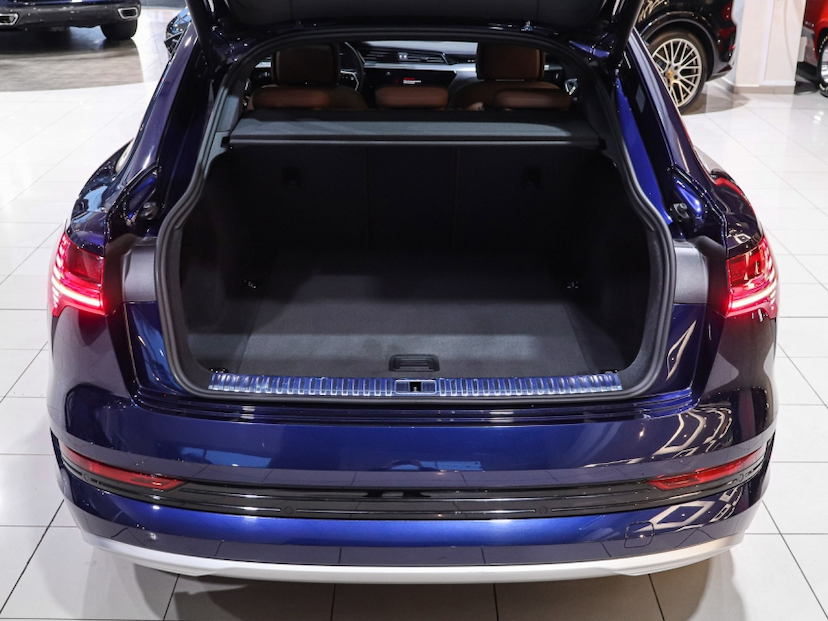 Foto do veículo AUDI E-TRON ELÉTRICO SPORTBACK PERFORMANCE QUATTRO 2022 18.710 KM R$ 279.000,00