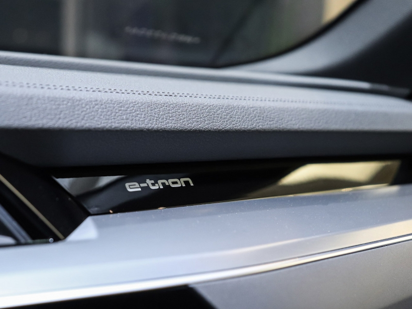Foto do veículo AUDI E-TRON ELÉTRICO SPORTBACK PERFORMANCE QUATTRO 2022 18.710 KM R$ 279.000,00