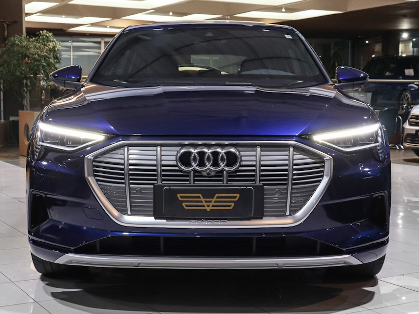 Foto do veículo AUDI E-TRON ELÉTRICO SPORTBACK PERFORMANCE QUATTRO 2022 18.710 KM R$ 279.000,00