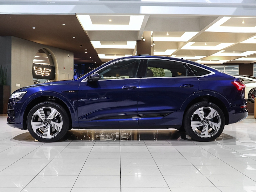 Foto do veículo AUDI E-TRON ELÉTRICO SPORTBACK PERFORMANCE QUATTRO 2022 18.710 KM R$ 279.000,00