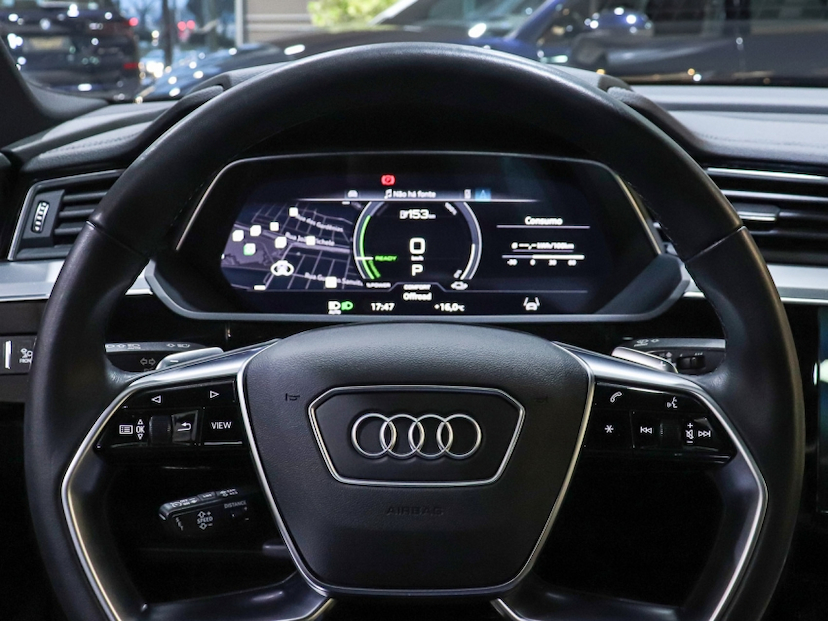 Foto do veículo AUDI E-TRON ELÉTRICO SPORTBACK PERFORMANCE QUATTRO 2022 18.710 KM R$ 279.000,00
