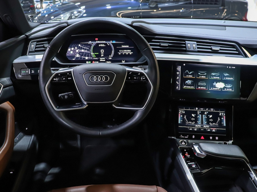 Foto do veículo AUDI E-TRON ELÉTRICO SPORTBACK PERFORMANCE QUATTRO 2022 18.710 KM R$ 279.000,00