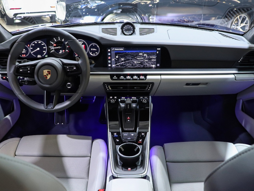 Foto do veículo PORSCHE 911 3.8 24V H6 GASOLINA TURBO S PDK 2024 4.570 KM R$ 1.590.000,00