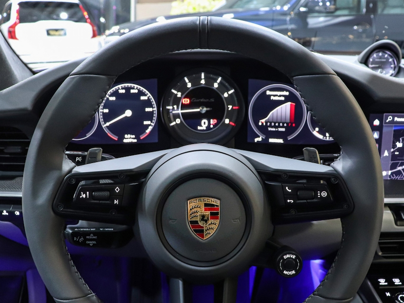 Foto do veículo PORSCHE 911 3.8 24V H6 GASOLINA TURBO S PDK 2024 4.570 KM R$ 1.590.000,00