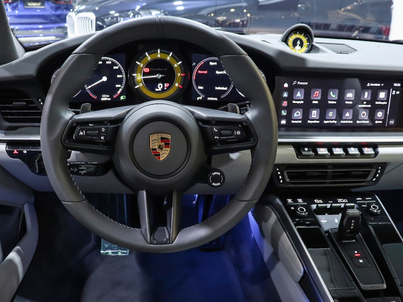 Foto do veículo PORSCHE 911 3.8 24V H6 GASOLINA TURBO S PDK 2024 4.250 KM R$ 1.550.000,00