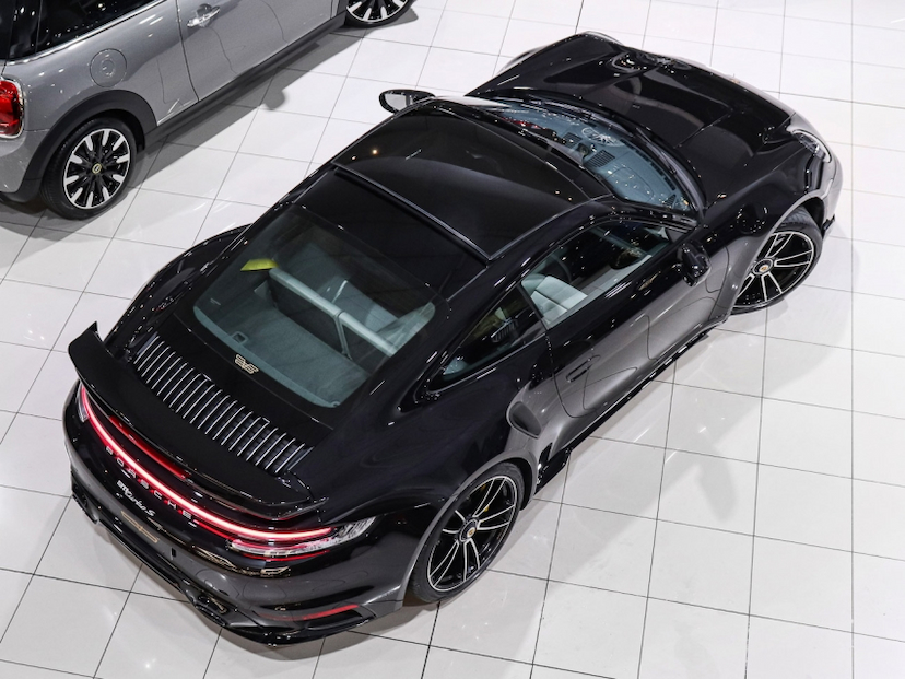 Foto do veículo PORSCHE 911 3.8 24V H6 GASOLINA TURBO S PDK 2024 4.250 KM R$ 1.550.000,00