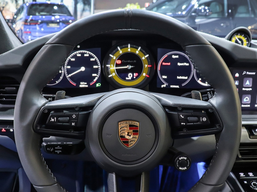 Foto do veículo PORSCHE 911 3.8 24V H6 GASOLINA TURBO S PDK 2024 4.250 KM R$ 1.550.000,00