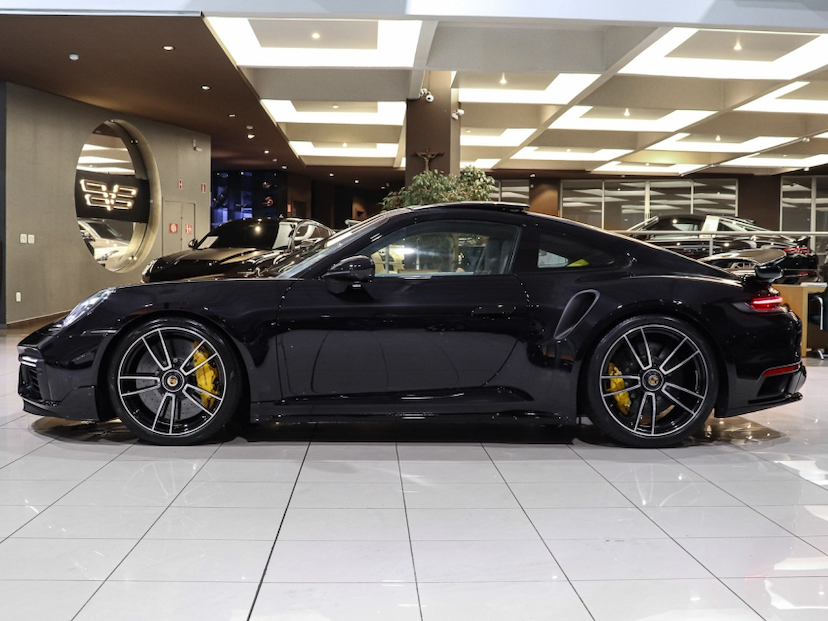 Foto do veículo PORSCHE 911 3.8 24V H6 GASOLINA TURBO S PDK 2024 4.250 KM R$ 1.550.000,00
