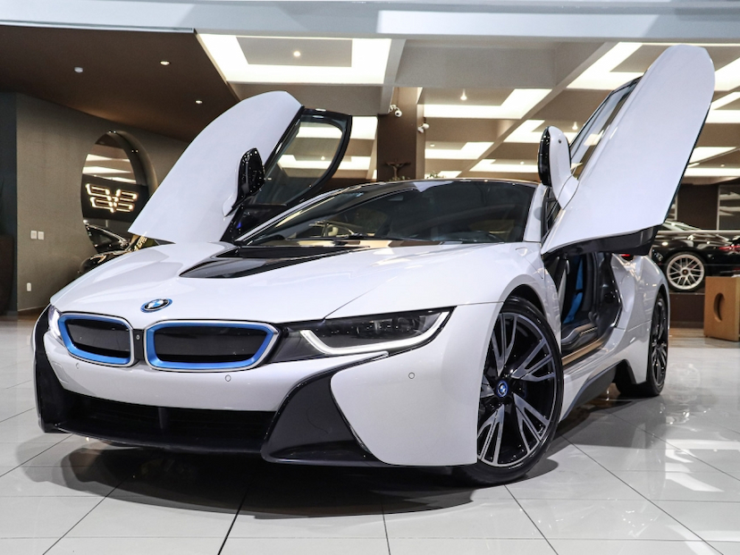 Foto do veículo BMW i8 1.5 12V HYBRID EDRIVE AUTOMÁTICO 2015 25.800 KM R$ 519.000,00