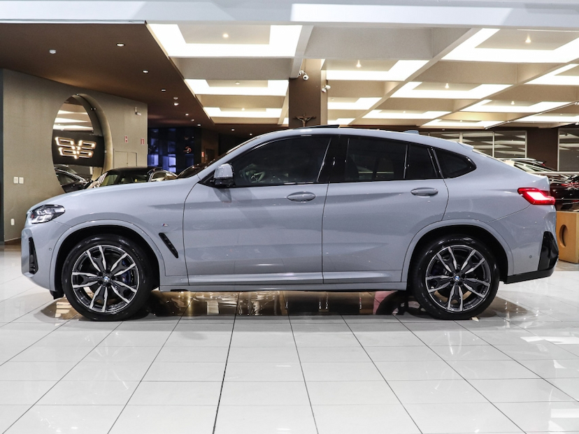 Foto do veículo BMW X4 2.0 16V GASOLINA XDRIVE20I M SPORT STEPTRONIC 2025 35.170 KM R$ 359.000,00