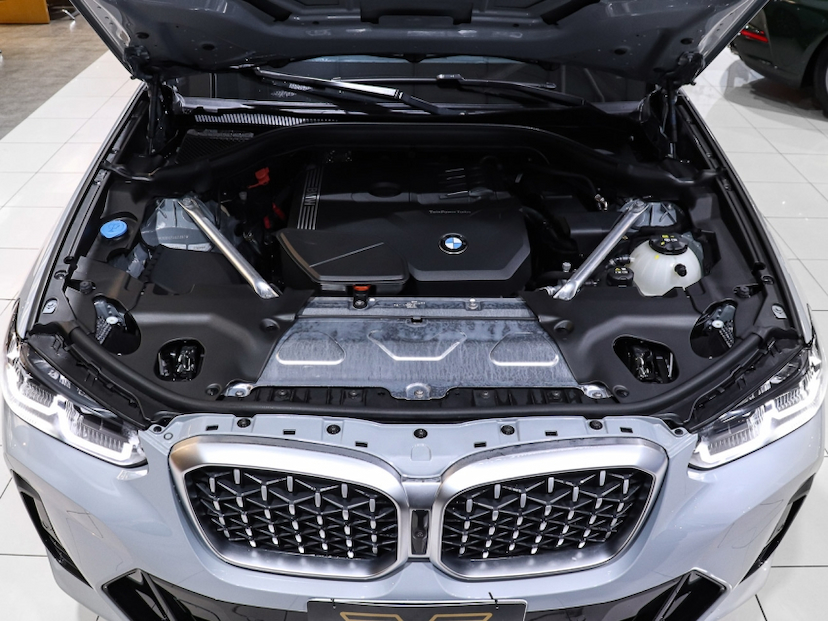 Foto do veículo BMW X4 2.0 16V GASOLINA XDRIVE20I M SPORT STEPTRONIC 2025 35.170 KM R$ 359.000,00