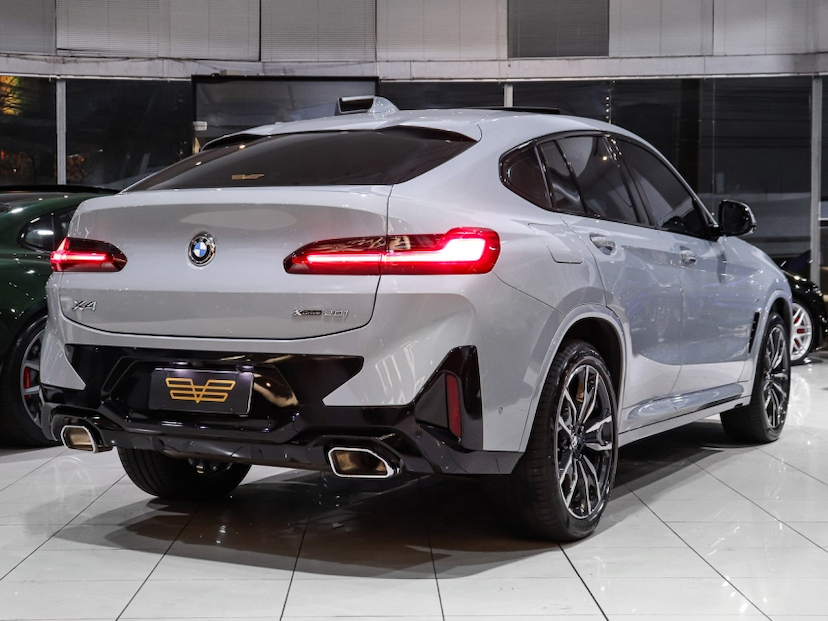 Foto do veículo BMW X4 2.0 16V GASOLINA XDRIVE20I M SPORT STEPTRONIC 2025 35.170 KM R$ 359.000,00