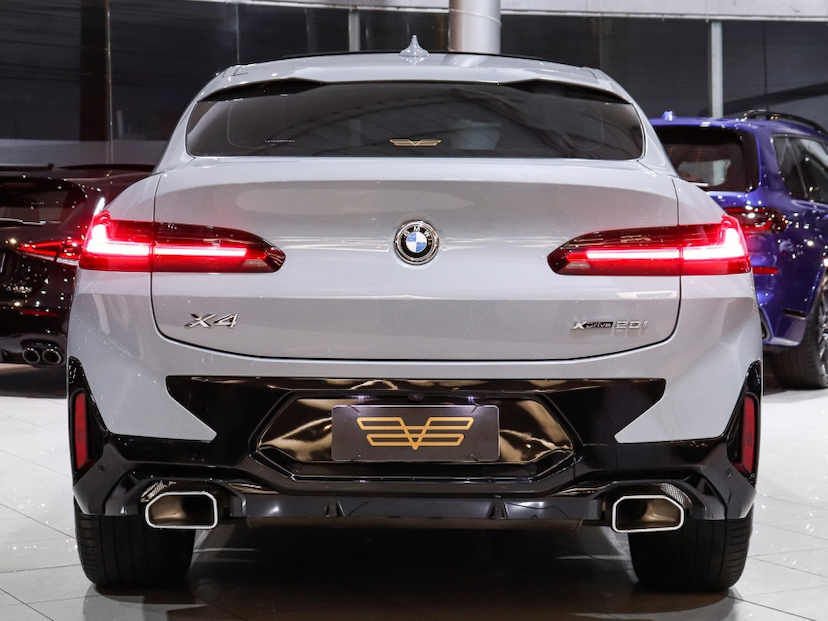 Foto do veículo BMW X4 2.0 16V GASOLINA XDRIVE20I M SPORT STEPTRONIC 2025 35.170 KM R$ 359.000,00