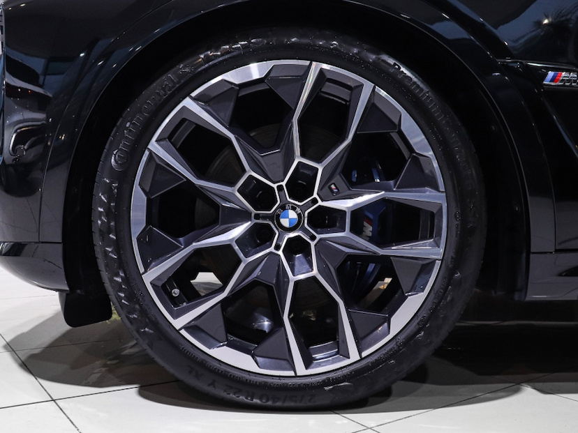 Foto do veículo BMW X7 4.4 V8 GASOLINA M60i STEPTRONIC 2024 35.980 KM R$ 729.000,00