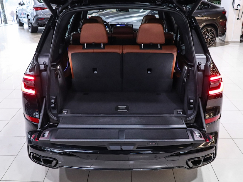 Foto do veículo BMW X7 4.4 V8 GASOLINA M60i STEPTRONIC 2024 35.980 KM R$ 729.000,00