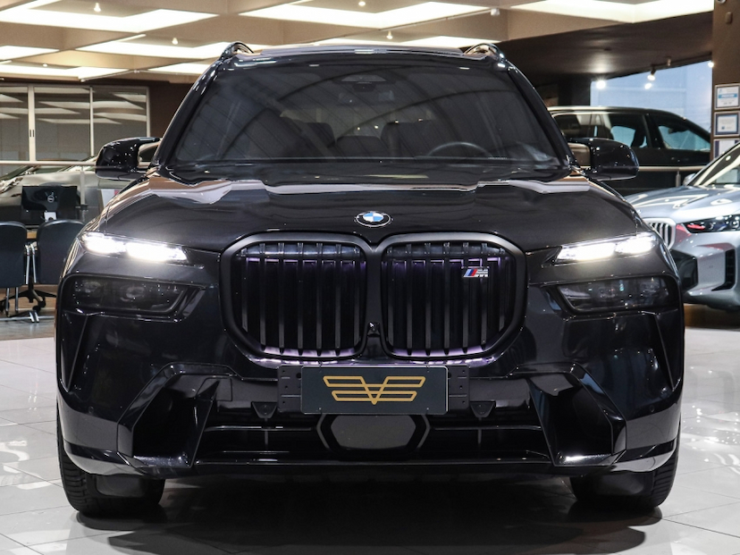 Foto do veículo BMW X7 4.4 V8 GASOLINA M60i STEPTRONIC 2024 35.980 KM R$ 729.000,00