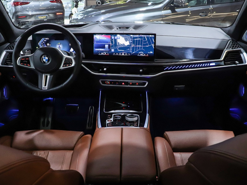 Foto do veículo BMW X7 4.4 V8 GASOLINA M60i STEPTRONIC 2024 35.980 KM R$ 729.000,00