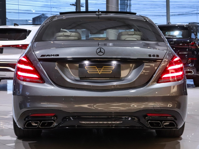 Foto do veículo MERCEDES-BENZ S 63 AMG 4.0 V8 TURBO GASOLINA L 4MATIC SPEEDSHIFT 2019 33.350 KM R$ 690.000,00