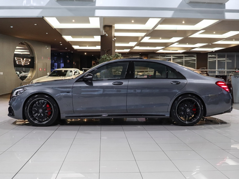 Foto do veículo MERCEDES-BENZ S 63 AMG 4.0 V8 TURBO GASOLINA L 4MATIC SPEEDSHIFT 2019 33.350 KM R$ 690.000,00