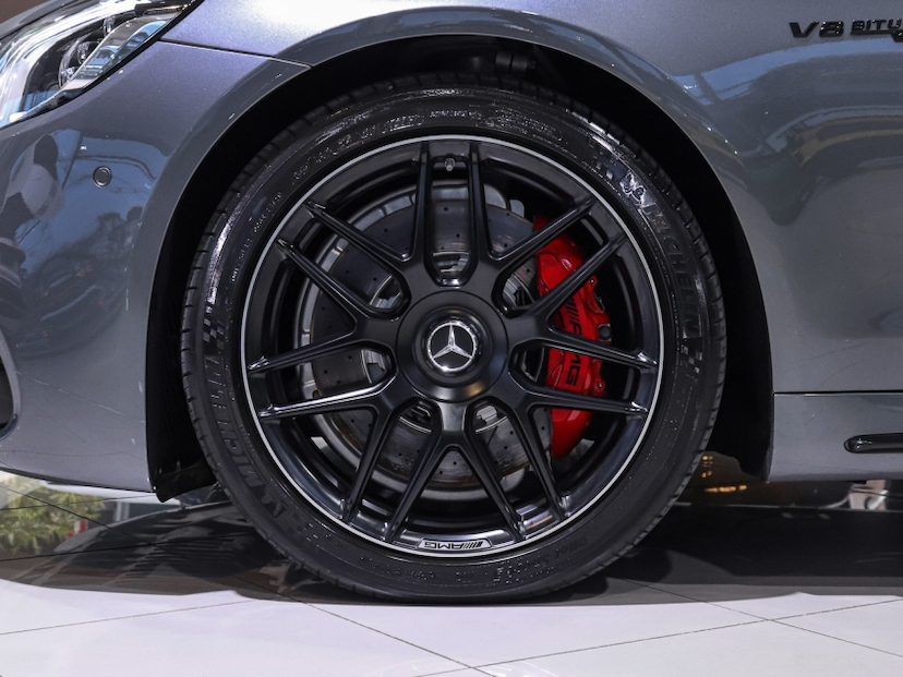 Foto do veículo MERCEDES-BENZ S 63 AMG 4.0 V8 TURBO GASOLINA L 4MATIC SPEEDSHIFT 2019 33.350 KM R$ 690.000,00