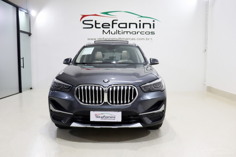 Foto do veículo BMW X1 2.0 16V TURBO ACTIVEFLEX SDRIVE20I 4P AUTOMÁTICO 2021 63.763 KM 179.990,00