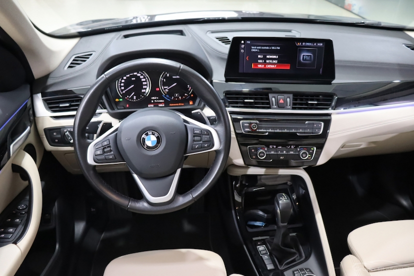 Foto do veículo BMW X1 2.0 16V TURBO ACTIVEFLEX SDRIVE20I 4P AUTOMÁTICO 2021 63.763 KM 179.990,00