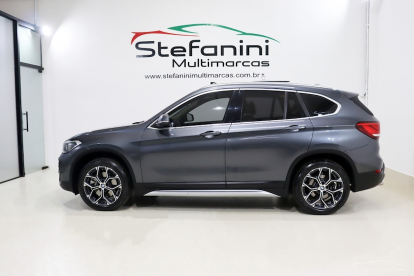 Foto do veículo BMW X1 2.0 16V TURBO ACTIVEFLEX SDRIVE20I 4P AUTOMÁTICO 2021 63.763 KM 179.990,00