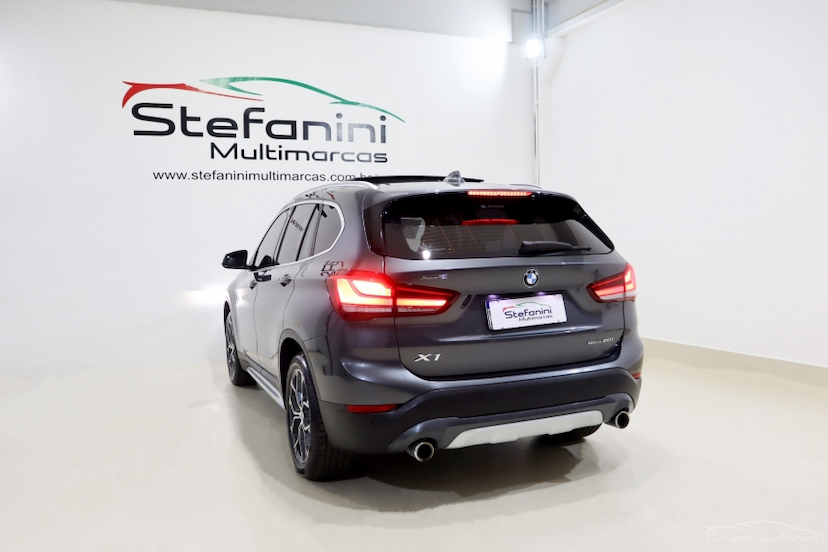 Foto do veículo BMW X1 2.0 16V TURBO ACTIVEFLEX SDRIVE20I 4P AUTOMÁTICO 2021 63.763 KM 179.990,00
