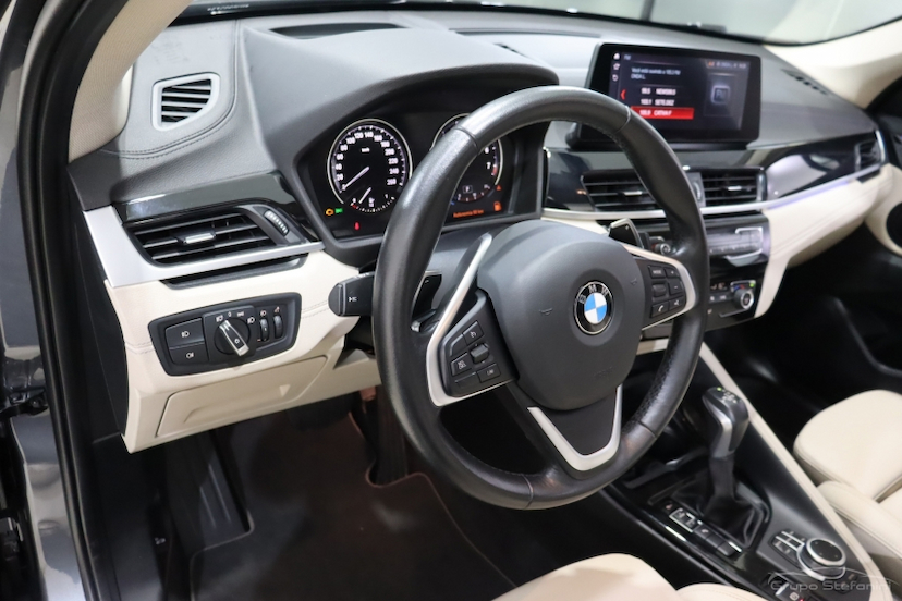Foto do veículo BMW X1 2.0 16V TURBO ACTIVEFLEX SDRIVE20I 4P AUTOMÁTICO 2021 63.763 KM 179.990,00