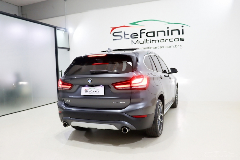 Foto do veículo BMW X1 2.0 16V TURBO ACTIVEFLEX SDRIVE20I 4P AUTOMÁTICO 2021 63.763 KM 179.990,00