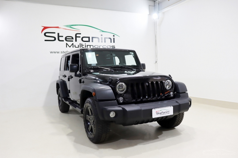 Foto do veículo JEEP WRANGLER 3.6 UNLIMITED SPORT 4X4 V6 GASOLINA 4P AUTOMÁTICO 2015 89.400 KM 214.990,00