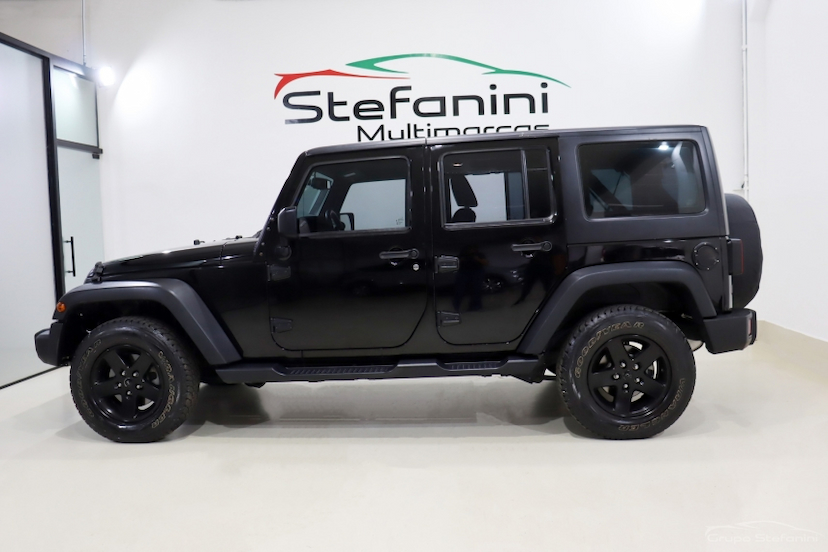 Foto do veículo JEEP WRANGLER 3.6 UNLIMITED SPORT 4X4 V6 GASOLINA 4P AUTOMÁTICO 2015 89.400 KM 214.990,00