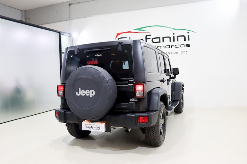 Foto do veículo JEEP WRANGLER 3.6 UNLIMITED SPORT 4X4 V6 GASOLINA 4P AUTOMÁTICO 2015 89.400 KM 214.990,00