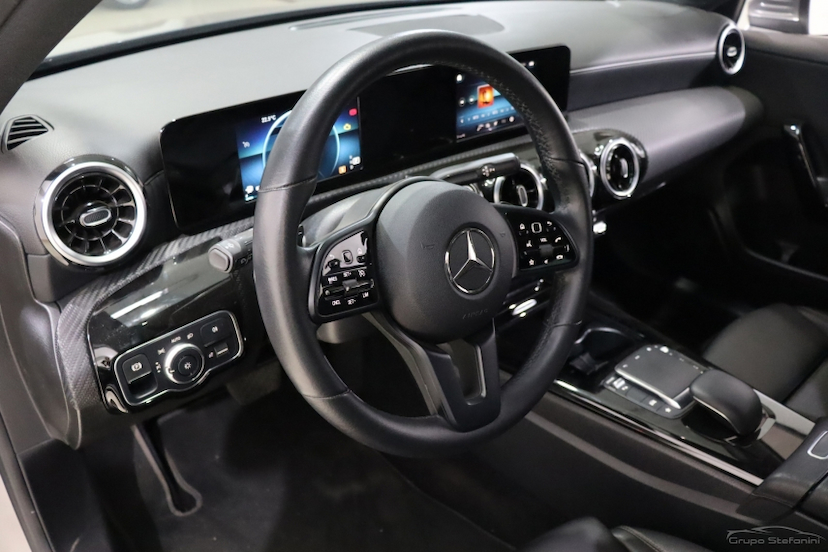 Foto do veículo MERCEDES-BENZ A 200 1.3 CGI GASOLINA STYLE SEDAN 7G-DCT 2019 61.071 KM 153.990,00