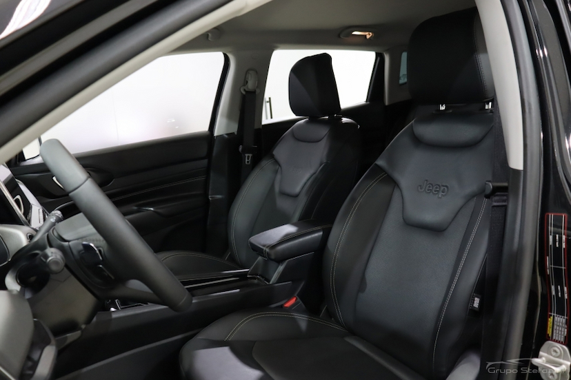 Foto do veículo JEEP COMPASS 1.3 T270 TURBO FLEX LONGITUDE AT6 2024 27.471 KM 159.990,00