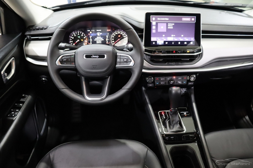 Foto do veículo JEEP COMPASS 1.3 T270 TURBO FLEX LONGITUDE AT6 2024 27.471 KM 159.990,00