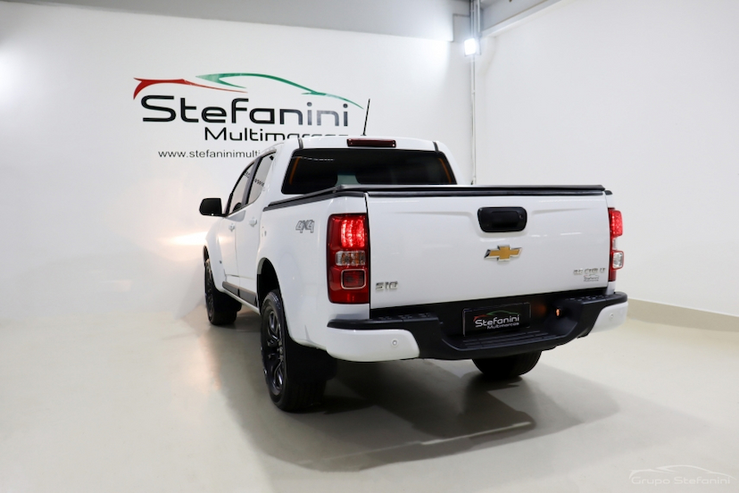 Foto do veículo CHEVROLET S10 2.8 16V TURBO DIESEL LT CD 4X4 AUTOMÁTICO 2023 61.941 KM 174.990,00