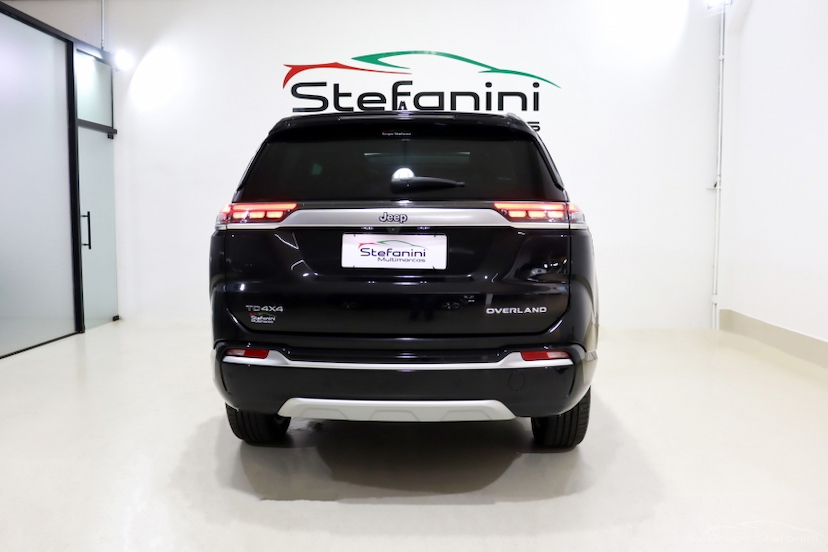 Foto do veículo JEEP COMMANDER 2.0 TD380 TURBO DIESEL OVERLAND AT9 2022 51.966 KM 175.990,00