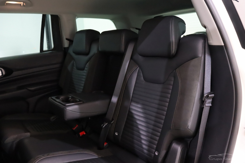 Foto do veículo JEEP COMMANDER 1.3 T270 TURBO FLEX LIMITED AT6 2023 35.495 KM 176.990,00