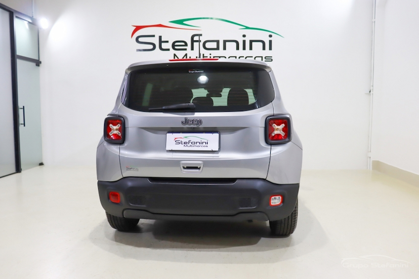 Foto do veículo JEEP RENEGADE 1.8 16V FLEX 4P AUTOMÁTICO 2020 69.659 KM 74.990,00