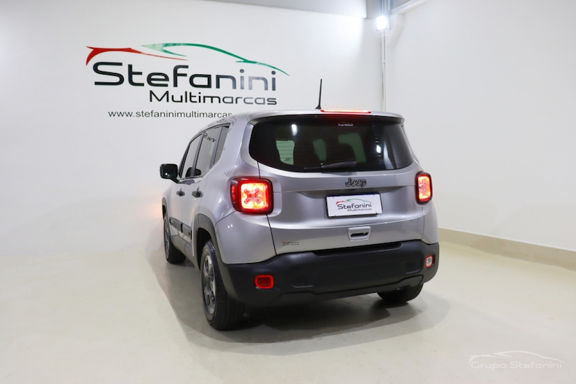 Foto do veículo JEEP RENEGADE 1.8 16V FLEX 4P AUTOMÁTICO 2020 69.659 KM 74.990,00
