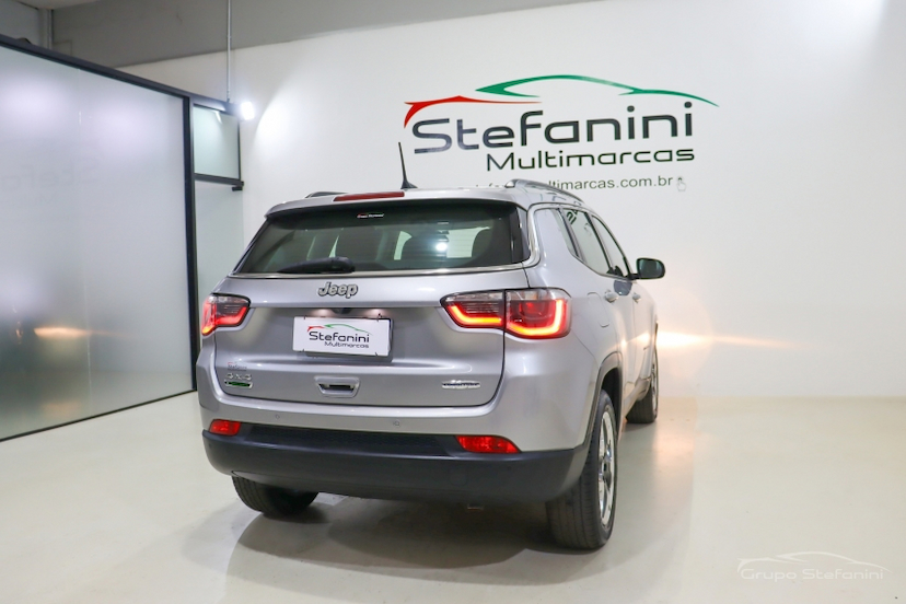 Foto do veículo JEEP COMPASS 2.0 16V DIESEL LONGITUDE 4X4 AUTOMÁTICO 2019 92.180 KM 107.990,00