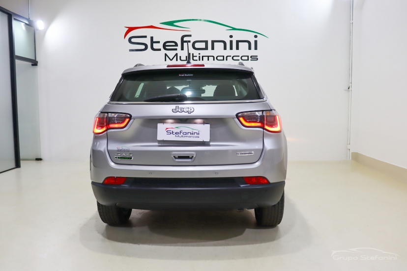 Foto do veículo JEEP COMPASS 2.0 16V DIESEL LONGITUDE 4X4 AUTOMÁTICO 2019 92.180 KM 107.990,00