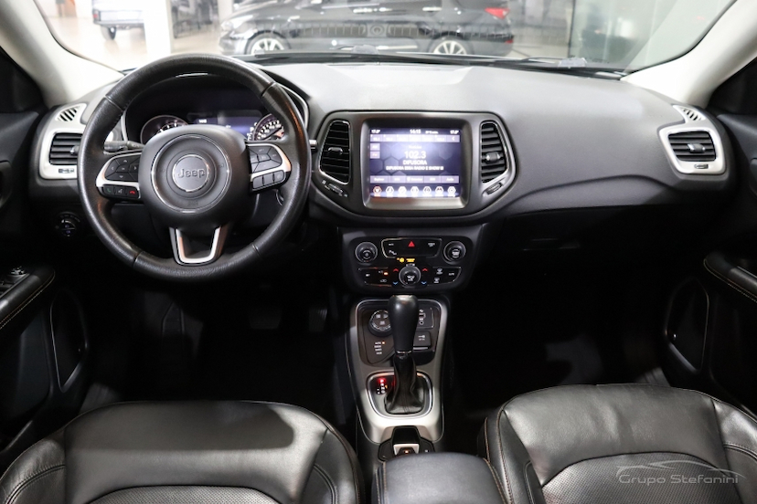Foto do veículo JEEP COMPASS 2.0 16V DIESEL LONGITUDE 4X4 AUTOMÁTICO 2019 92.180 KM 107.990,00