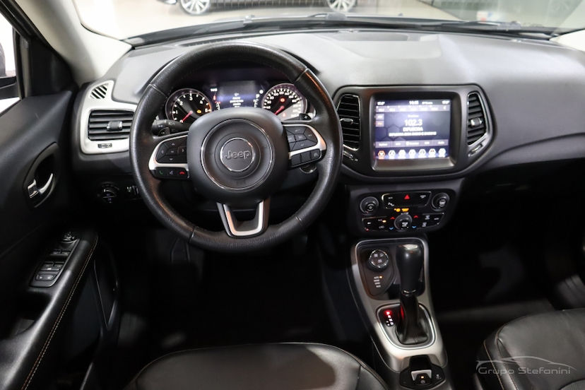 Foto do veículo JEEP COMPASS 2.0 16V DIESEL LONGITUDE 4X4 AUTOMÁTICO 2019 92.180 KM 107.990,00