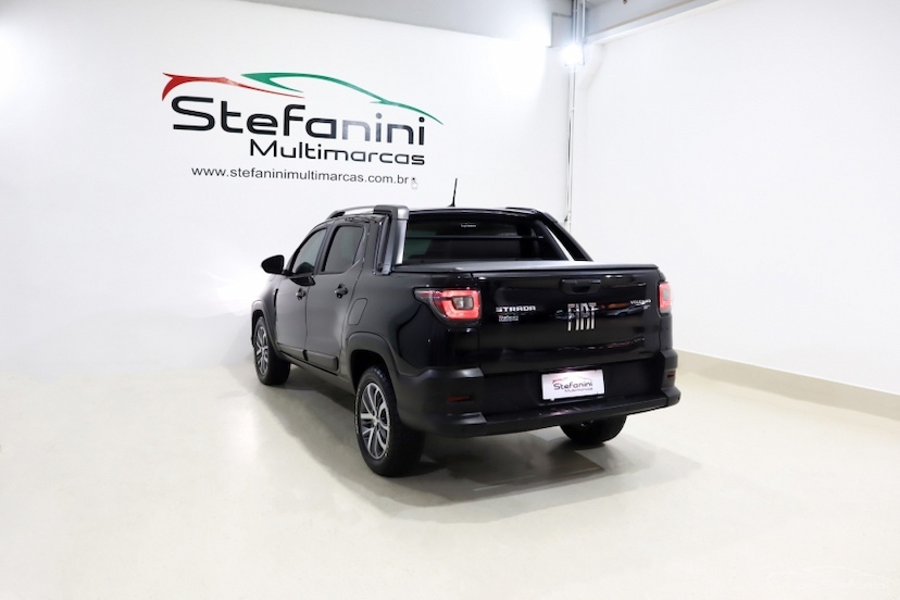 Foto do veículo FIAT STRADA 1.3 FIREFLY FLEX VOLCANO CD CVT 2023 64.824 KM 110.990,00